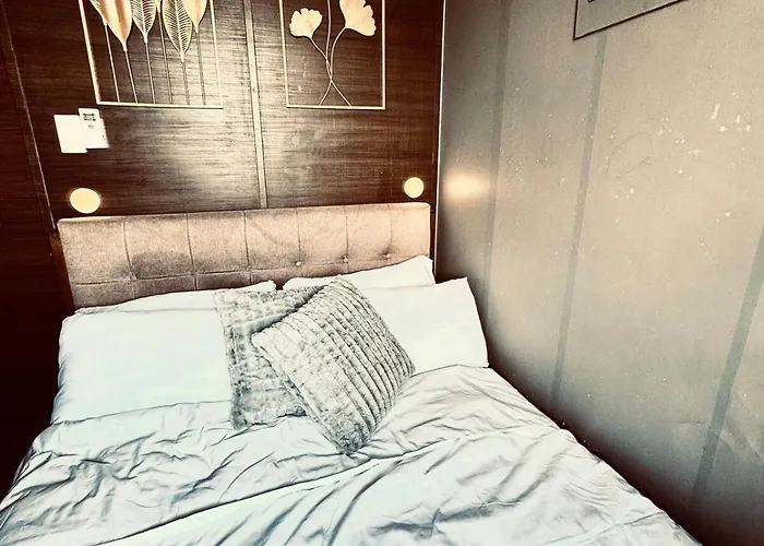 Air Residences Luxury With Balcony Netflix Wifi Apartment Manila